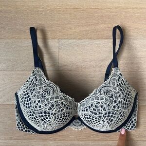 Victoria’s Secret Sexy Lace Bombshell Push Up Bra 32C